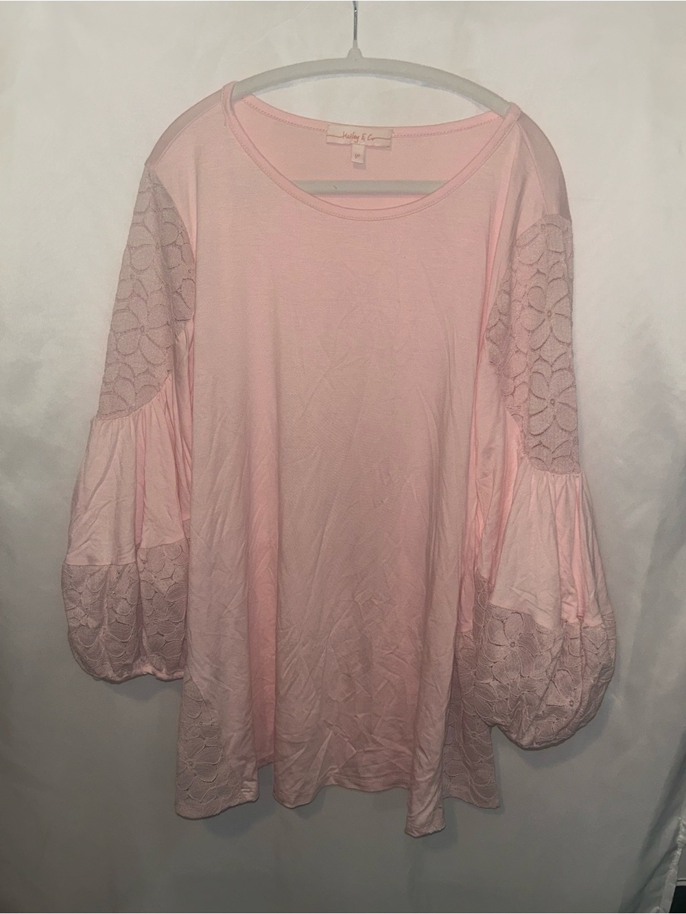 Hailey & Co Women’s Light Pink Lace Sleeve Tunic Top